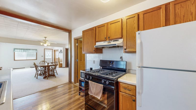 118 Bartlett St W, Wykoff, MN 55990