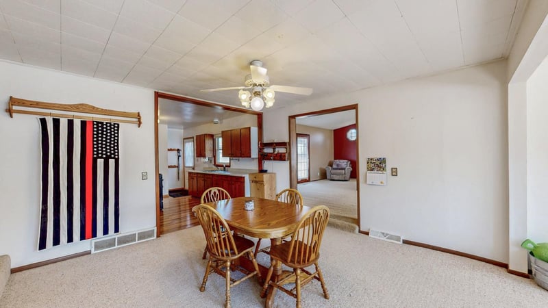 118 Bartlett St W, Wykoff, MN 55990