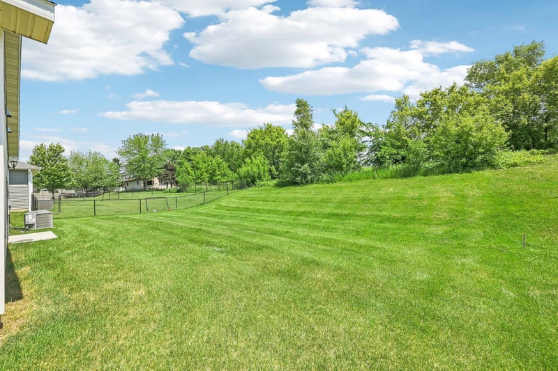 311 Florence Ave S, Annandale, MN 55302