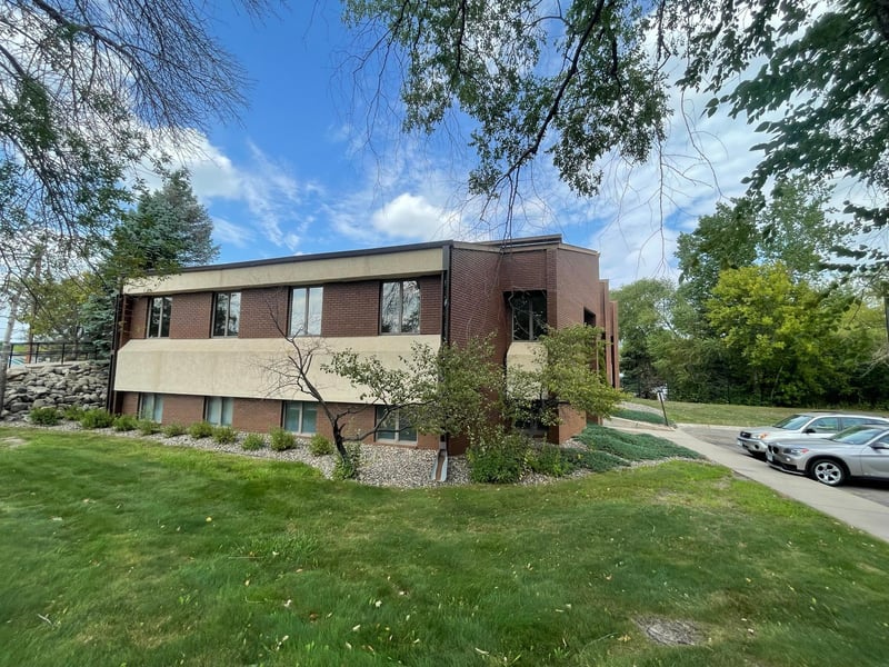 2480 White Bear Ave N, Maplewood, MN 55109