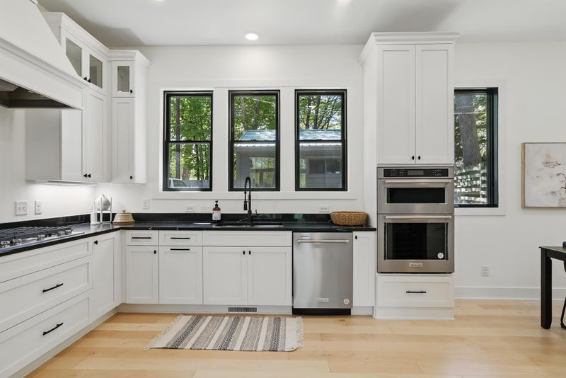 3577 Livingston Ave, Wayzata, MN 55391