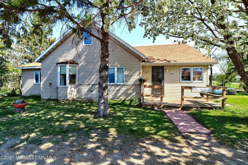 402 2nd St S, Ogema, MN 56569