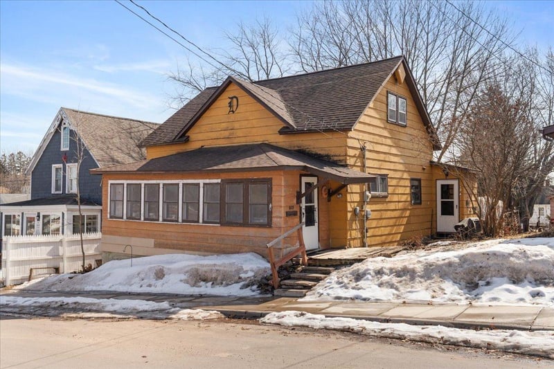 1085 Water St, Cumberland, WI 54829