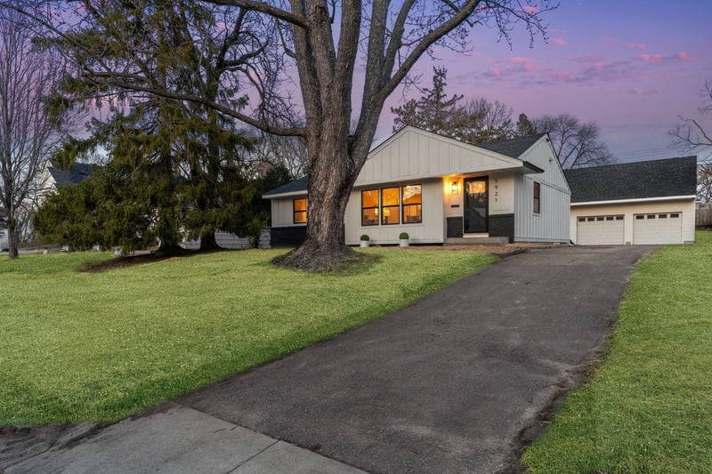 5921 Chowen Ave S, Edina, MN 55410