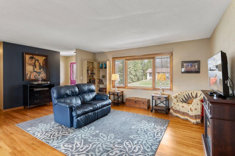 6684 133rd St W, Apple Valley, MN 55124