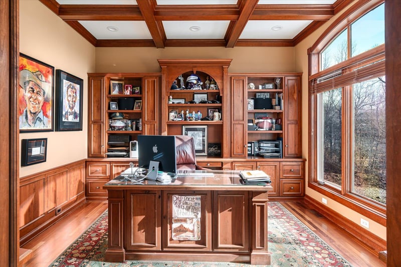 503 Country Club Ln, Onalaska, WI 54650