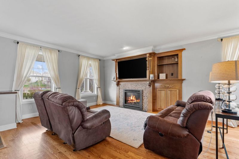 6263 Sugar Mill Ln, Mound, MN 55364