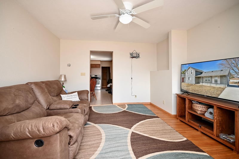 212 E Main St, Utica, MN 55979