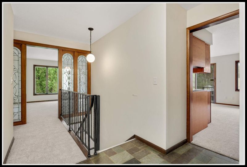 7028 Sally Ln, Edina, MN 55439