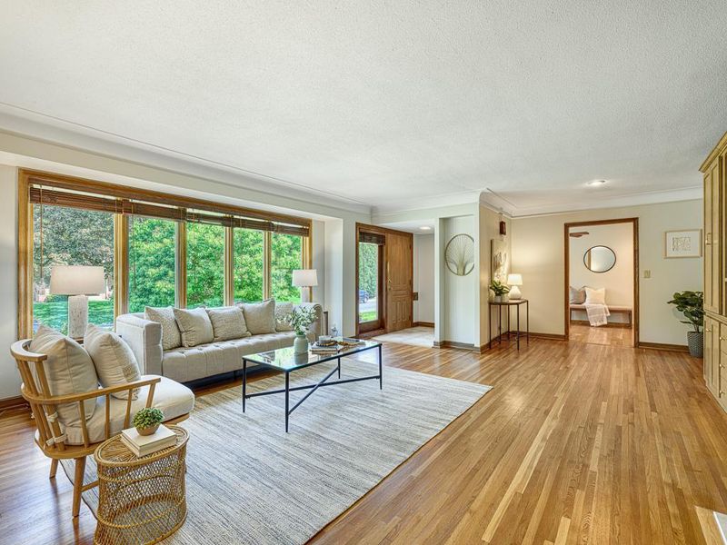 5109 Richmond Dr, Edina, MN 55436