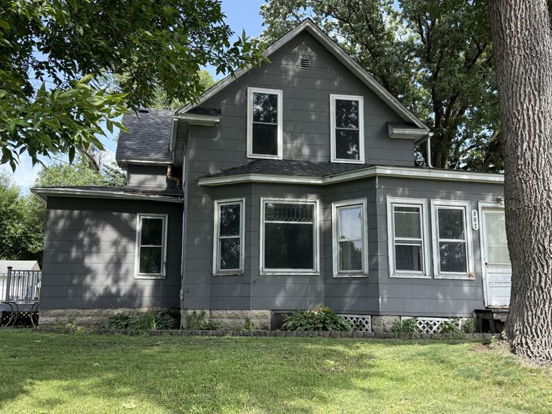 902 Pacific Ave, Kerkhoven, MN 56252