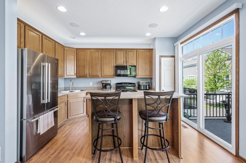 5200 Scott Ct, Robbinsdale, MN 55422
