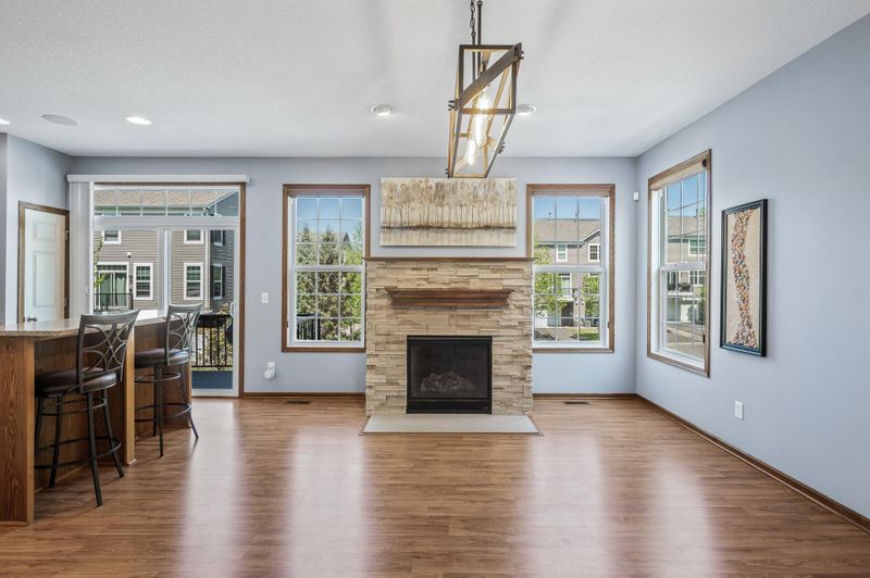 5200 Scott Ct, Robbinsdale, MN 55422