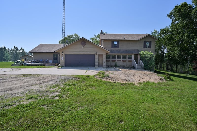 24147 Maple Dr W, Bovey, MN 55709