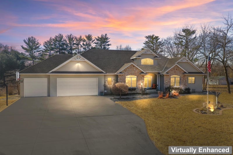 2203 12th Ave SW, Austin, MN 55912