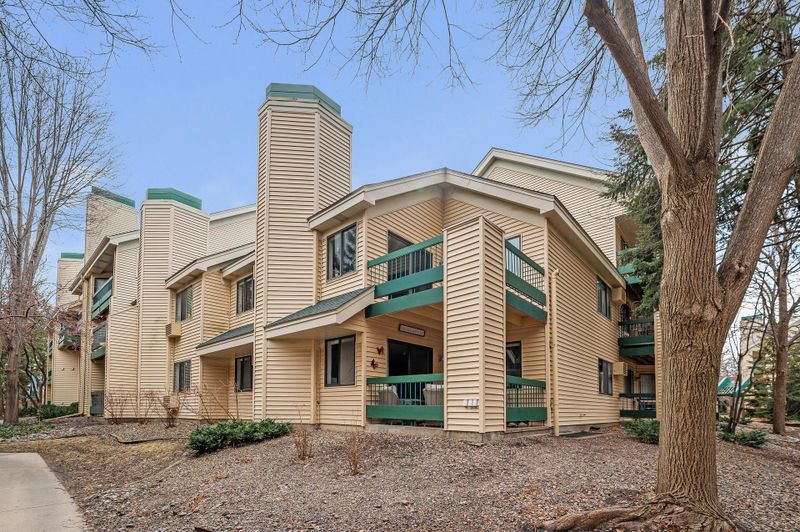 7618 York Ave S #1115, Edina, MN 55435