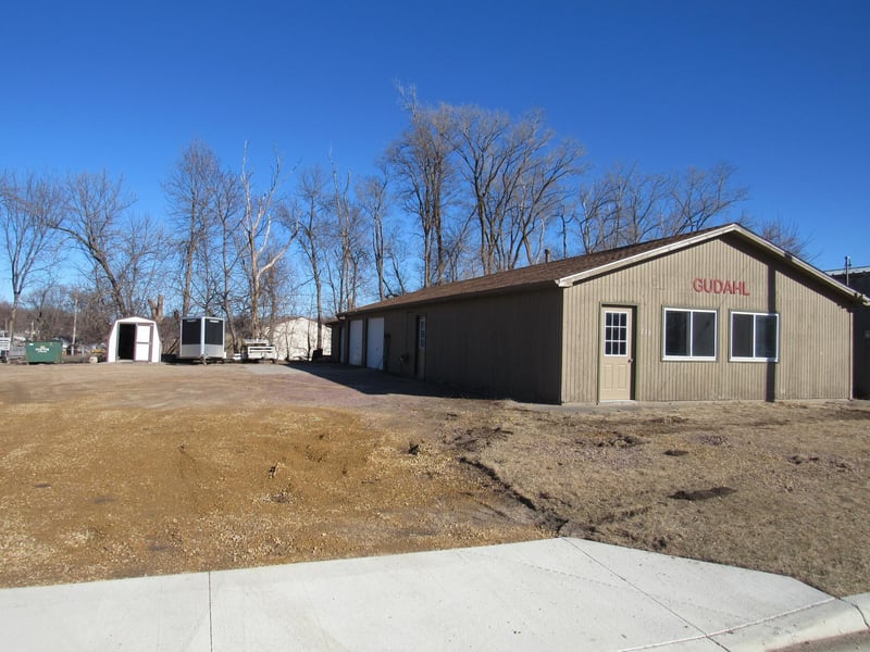 230 N Rice St, Blue Earth, MN 56013