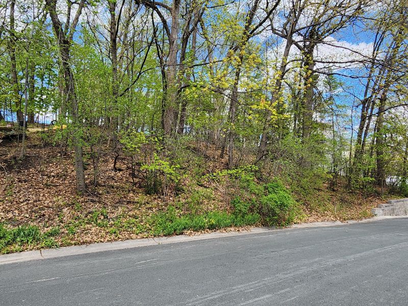 XXXX Carlow Rd, Mound, MN 55364