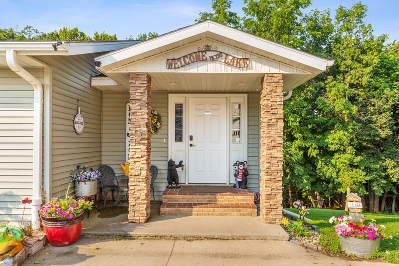 15360 Blackhawk Rd, Audubon, MN 56511