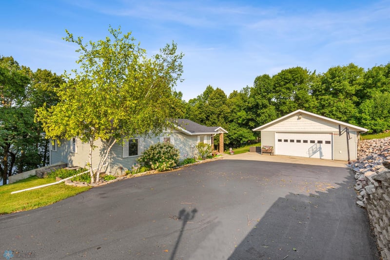 15360 Blackhawk Rd, Audubon, MN 56511