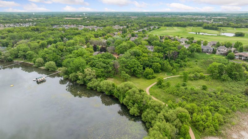 3180 High Point Dr, Chaska, MN 55318