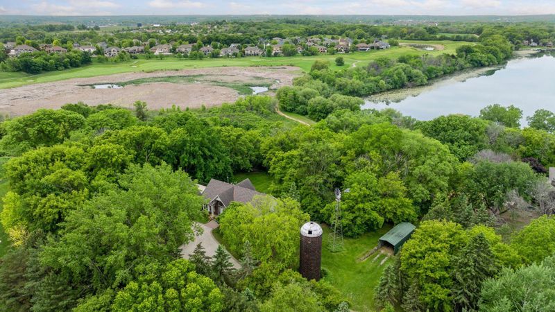 3180 High Point Dr, Chaska, MN 55318