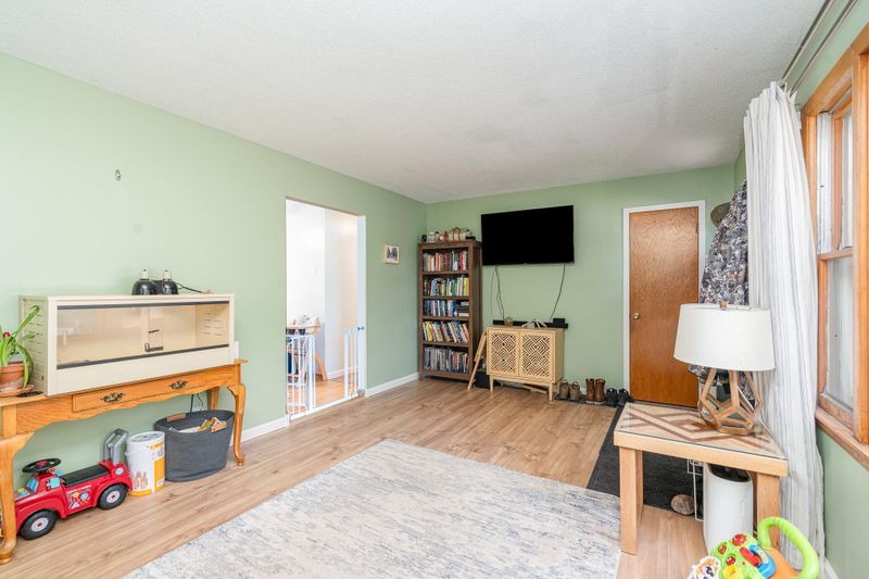 13160 N 2nd Ave, Lindstrom, MN 55045