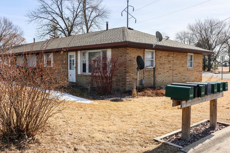 302 E Elmwood St, Arlington, MN 55307