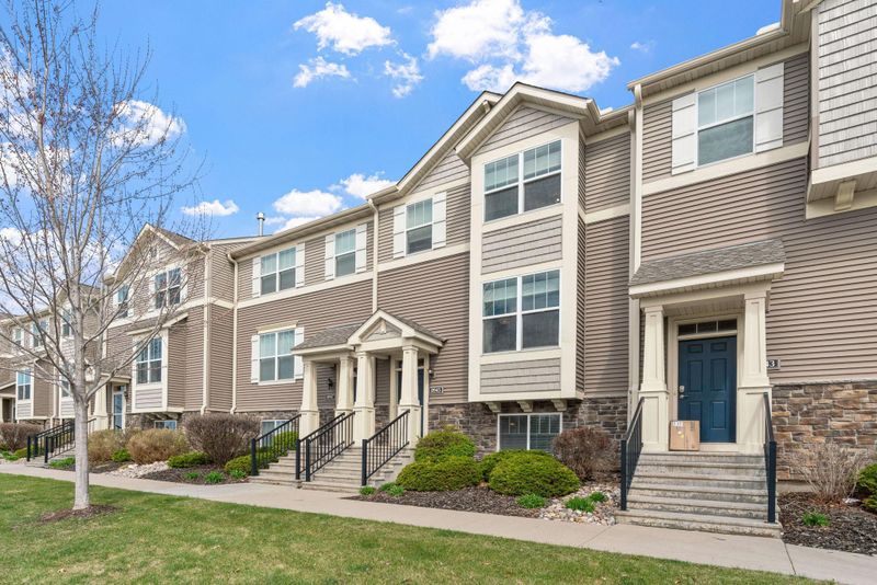 8945 SW Village Loop, Chanhassen, MN 55317