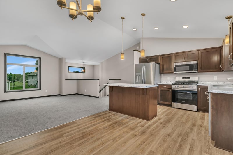1804 6th St N, Sartell, MN 56377