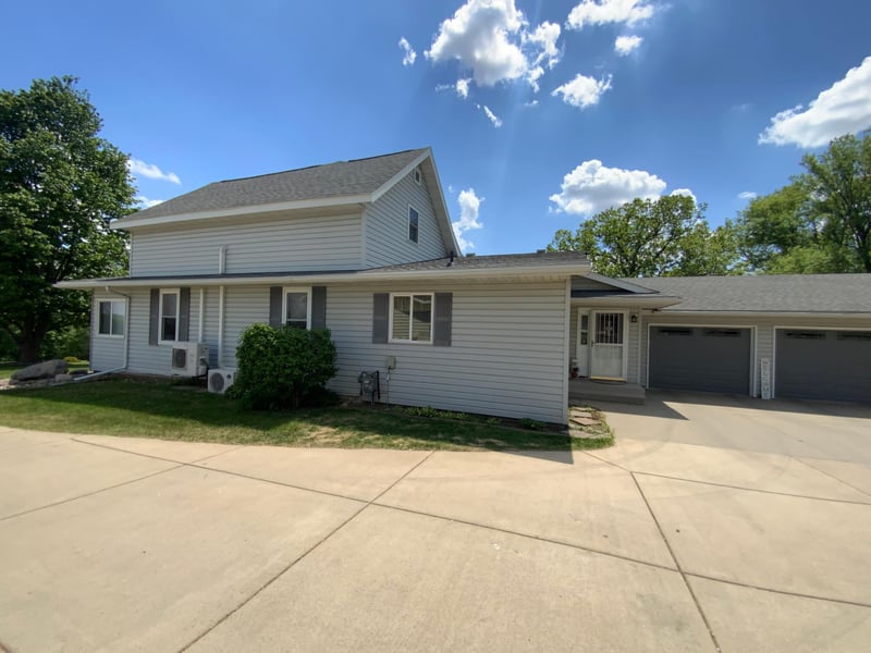 871 State St N, Eden Valley, MN 55329