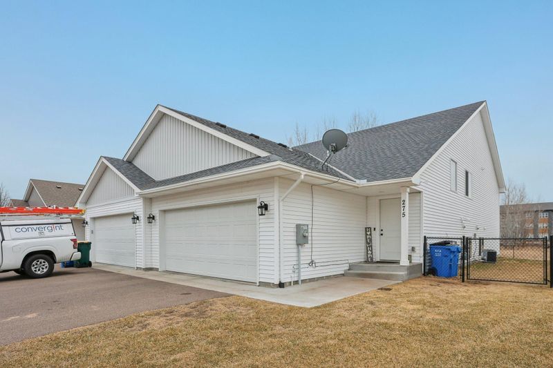 275 21st Ave SW, Cambridge, MN 55008