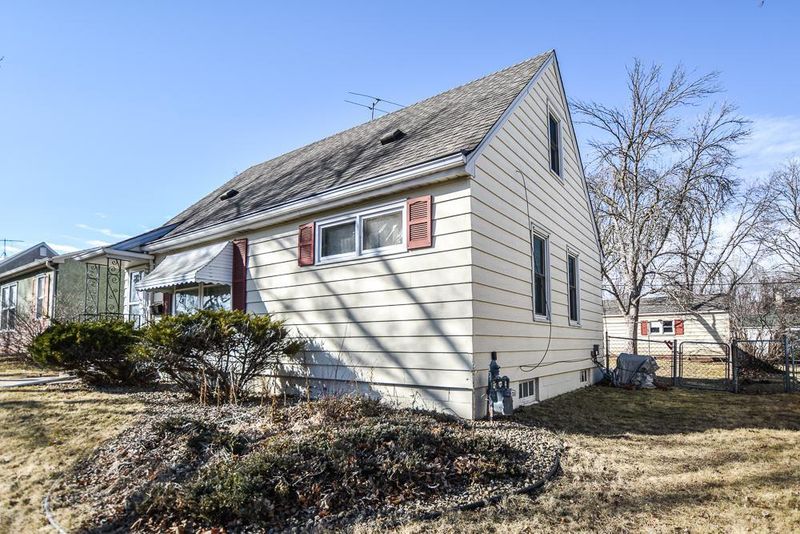 1643 Hoyt Ave E, Saint Paul, MN 55106
