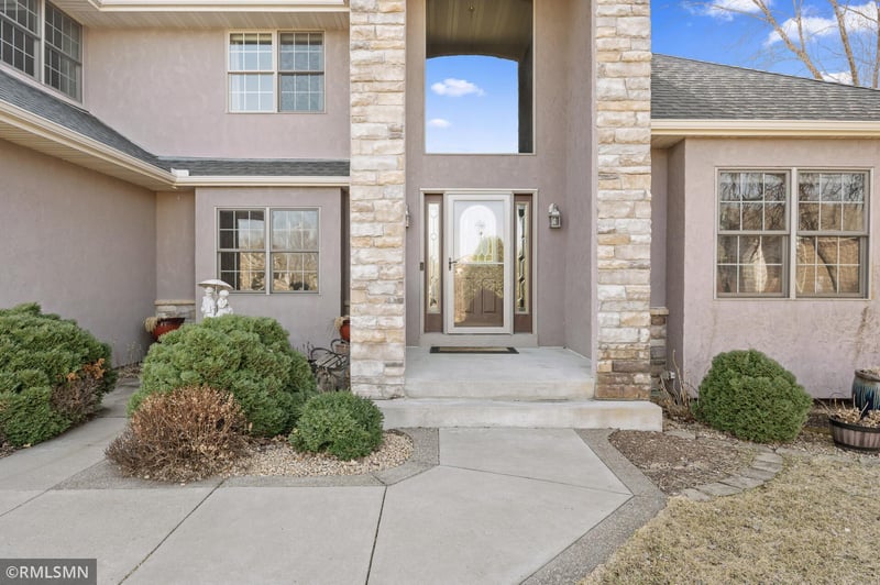 1546 Meadowview Ct, Lino Lakes, MN 55038