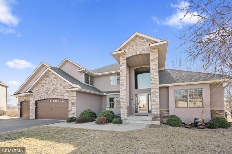 1546 Meadowview Ct, Lino Lakes, MN 55038
