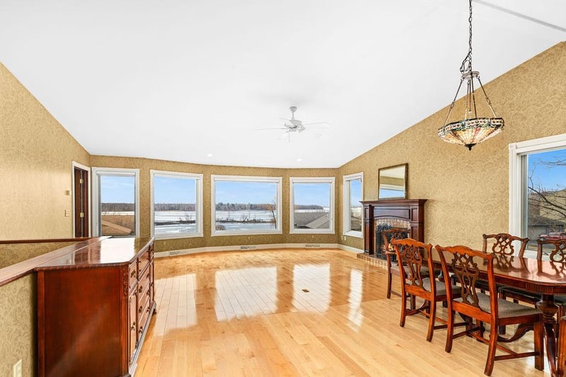 8053 E Spirit Cove Dr, Duluth, MN 55807