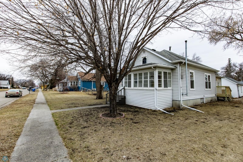 302 1st Ave SE, Dilworth, MN 56529