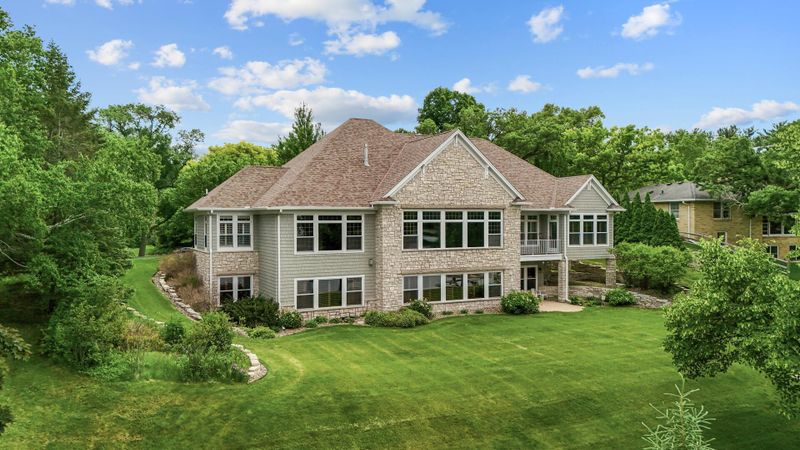 1505 Edgewater Ave, Arden Hills, MN 55112