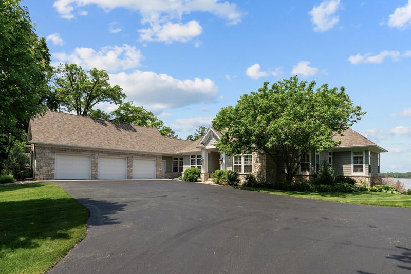 1505 Edgewater Ave, Arden Hills, MN 55112