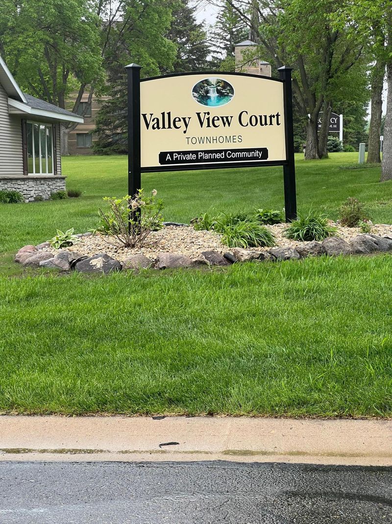 316 Valley View Dr SE, Willmar, MN 56201