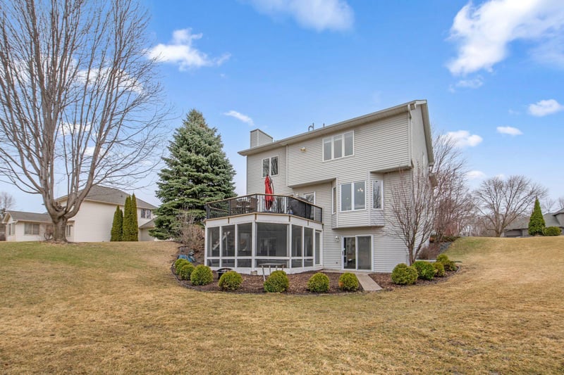 845 Jennings Cove Rd, Minnetrista, MN 55364