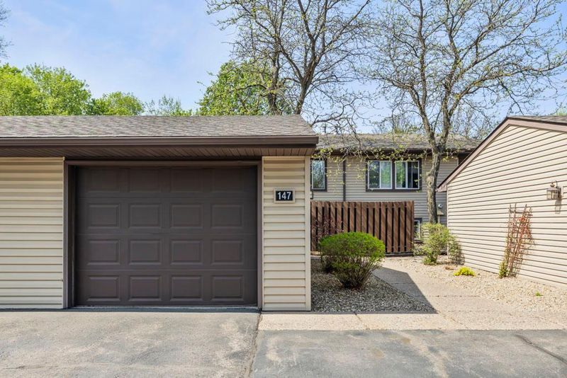 147 River Woods Ln, Burnsville, MN 55337