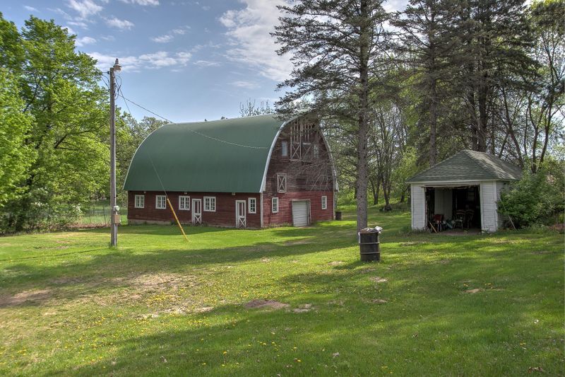 35449 Hastings St NE, Cambridge, MN 55008