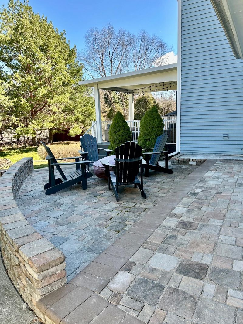 8360 W 109th St, Bloomington, MN 55438