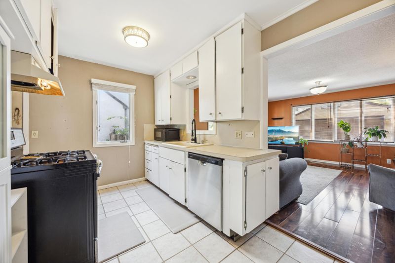 4207 Grimes Ave N, Robbinsdale, MN 55422
