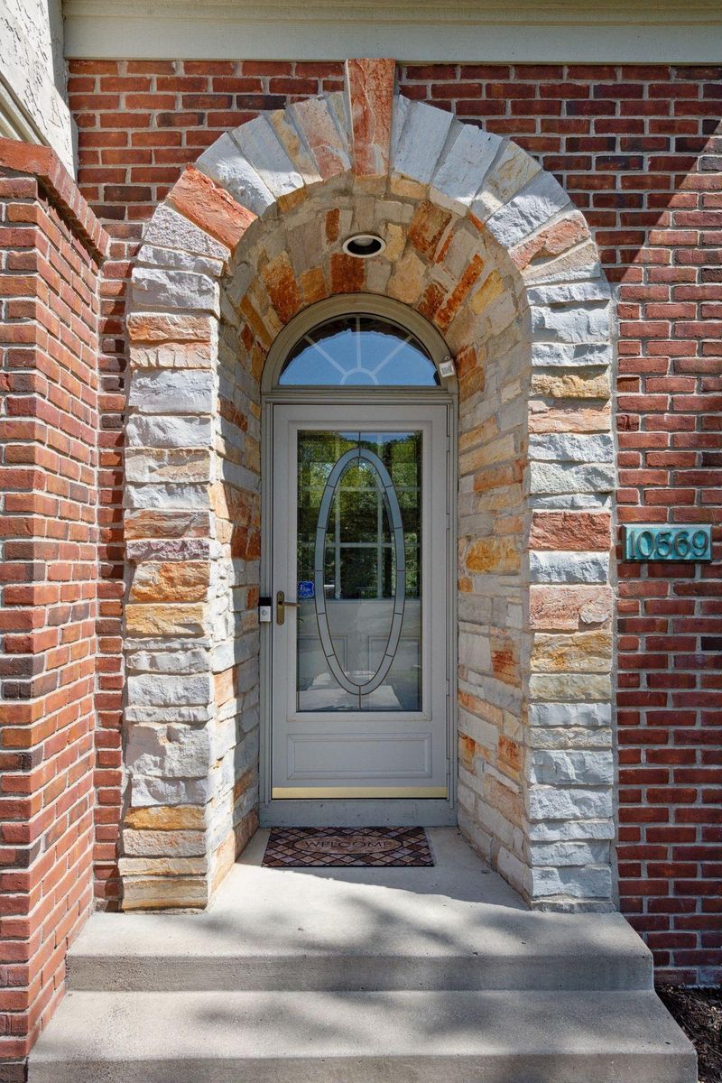10569 Purdey Rd, Eden Prairie, MN 55347