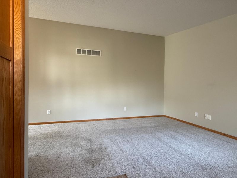 105 Lillie Ln SE, Pine Island, MN 55940