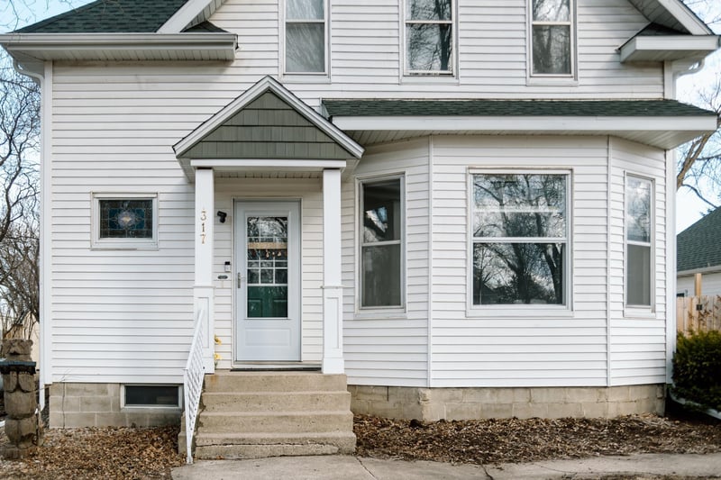 317 2nd St NW, Pennock, MN 56279