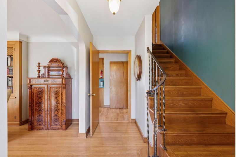 1753 Yorkshire Ave, Saint Paul, MN 55116