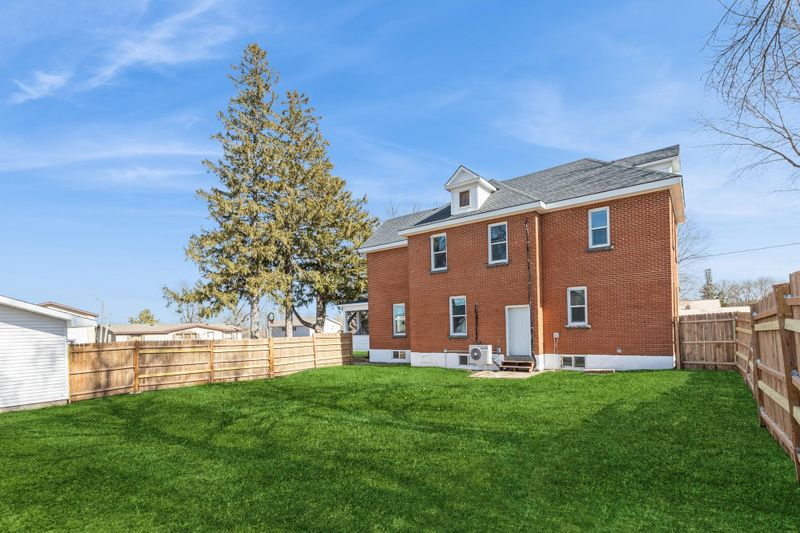 300 1st St, Roscoe, MN 56371
